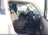 Jeep Renegade Sport Fwd ZACNJAABXKPK13332 fotografie