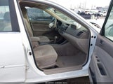 Toyota Camry Le JTDBE32K420006381 снимка