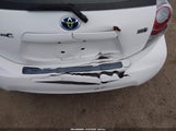 Toyota Prius C Two JTDKDTB30C1025744 снимка