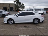 Toyota Camry Le 4T1B11HKXKU758341 photo