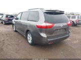 Toyota Sienna Le 8 Passenger 5TDKZ3DC5JS942080 снимка