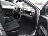 Toyota Rav4 Le 2T3BFREV8JW725813 снимка