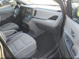 Toyota Sienna Le 8 Passenger 5TDKZ3DC4JS965544 снимка