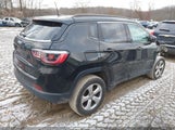 Jeep Compass Latitude 4X4 3C4NJDBBXJT199412 снимка