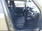 Jeep Renegade Latitude ZACCJBBT0FPB63201 снимка