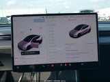Tesla Model Y Premium Rear-Wheel Drive 7SAYGDEDXTA429654 fotografie
