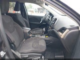 Jeep Cherokee Latitude 1C4PJLCB8FW560364 снимка