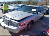 Lincoln Town Car Signature 1LNLM82W5VY758972 fotografie