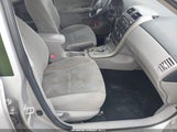 Toyota Corolla Le 2T1BU4EE7BC621155 снимка