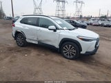 Toyota Corolla Cross Xle 7MUDAABG9NV037931 photo