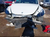 Tesla Model Y Awd/Long Range Dual Motor All-Wheel Drive 7SAYGDEEXPF756458 fotografie
