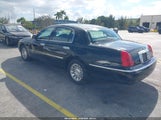 Lincoln Town Car Signature 1LNFM82W4WY732328 photo