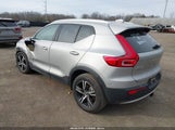 Volvo Xc40 B5 Core Bright Theme YV4L12UJ8S2520167 снимка