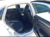 Volkswagen Passat 1.8T R-Line 1VWDT7A3XHC058179 снимка
