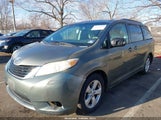 Toyota Sienna Le V6 5TDKK3DC4BS149701 снимка