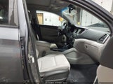 Hyundai Tucson Value KM8J3CA24JU633300 снимка
