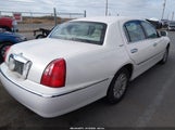 Lincoln Town Car Signature 1LNHM82W0XY665768 fotografie