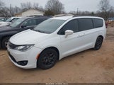 Chrysler Pacifica Touring L 2C4RC1BG0JR354803 снимка