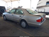 Mercedes-Benz E 320 WDBJF65H6XA875803 снимка