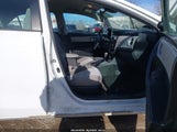 Toyota Corolla Le 5YFBURHE1JP740424 снимка