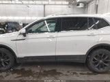 Volkswagen Tiguan 2.0T Se 3VV2B7AXXNM085295 fotografie