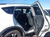 Toyota Rav4 Le JTMZFREV4JJ173496 снимка