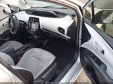 Toyota Prius Le JTDKARFU0K3084018 снимка