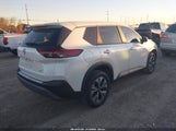 Nissan Rogue Sv Fwd 5N1BT3BA5PC677654 fotografie