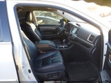 Toyota Highlander Se 5TDJZRFH7KS608741 снимка