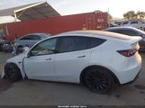 Tesla Model Y Performance Dual Motor All-Wheel Drive 7SAYGDEF9NF492672 fotografie