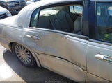 Lincoln Town Car Signature 1LNHM81WX5Y657787 photo
