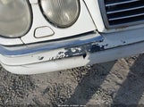 Mercedes-Benz E 320 WDBJF55F4VJ025240 снимка
