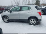 Chevrolet Trax Ls 3GNCJKSB1KL357883 снимка
