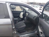 Mitsubishi Outlander Sport 2.0 Se 2Wd/2.0 Se Special Edition 2Wd JA4APVAU6NU012128 снимка