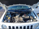 Jeep Patriot Latitude 1C4NJPFA8GD795992 снимка