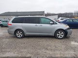 Toyota Sienna Le V6 5TDKK3DC5BS143549 снимка