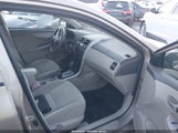 Toyota Corolla Le 2T1BU4EE9AC335032 fotografie