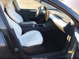 Tesla Model Y Long Range Dual Motor All-Wheel Drive 7SAYGDEEXRA333993 fotografie