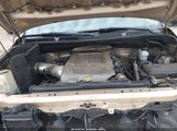 Toyota Tundra Grade 5.7L V8 5TFUY5F1XAX117844 photo
