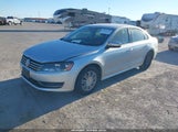 Volkswagen Passat 1.8T S 1VWAS7A35EC060343 снимка