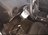 Toyota Prius Le JTDKARFU6L3105052 снимка