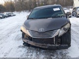 Toyota Sienna Xle Premium 8 Passenger 5TDYK3DC9FS541928 photo
