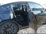 Tesla Model Y Performance Dual Motor All-Wheel Drive 7SAYGDEF2PF802857 fotografie