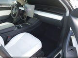 Tesla Model Y Long Range Dual Motor All-Wheel Drive 7SAYGDEE5NF506185 fotografie