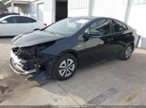 Toyota Prius Two JTDKBRFU8J3058813 снимка