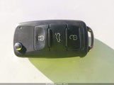 Volkswagen Passat 1.8T S 1VWAT7A32HC079966 снимка
