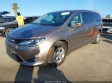 Chrysler Pacifica Hybrid Touring Plus 2C4RC1H73JR126947 снимка
