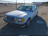 Mercedes-Benz 400 E WDBEA34E6PB929939 снимка