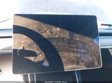 Tesla Model Y Long Range Dual Motor All-Wheel Drive 5YJYGDEE2MF063828 fotografie