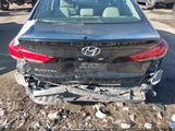 Hyundai Elantra Sel 5NPD84LF6JH365126 photo